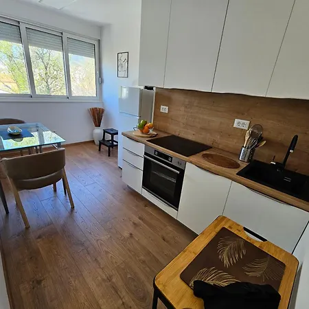 アパート Clea Centar -apartmani Nikmar